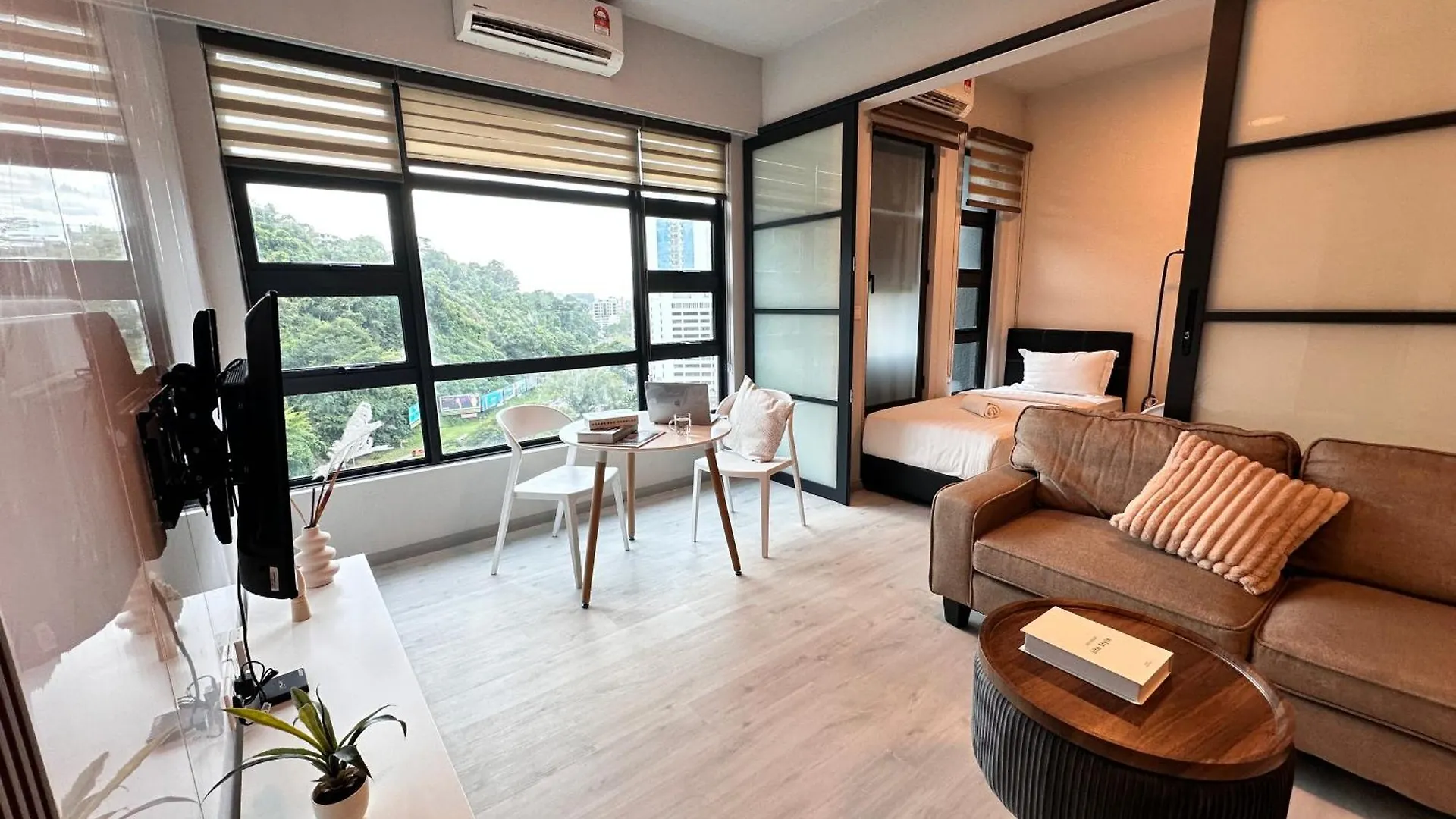Apartment Jq1 Sea & Pool Or City View Wifi I Washing Machine For Some Units I Cuckoo Water Jesselton Quay By R2 Kota Kinabalu
