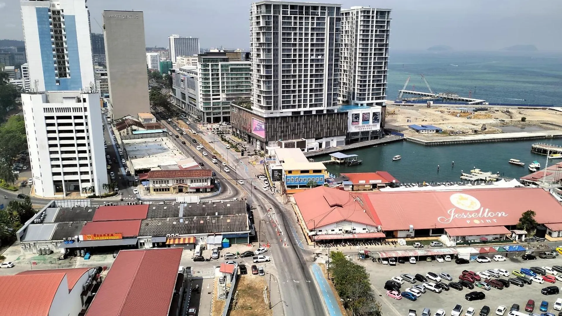 Apartment Jq1 Sea & Pool Or City View Wifi I Washing Machine For Some Units I Cuckoo Water Jesselton Quay By R2 Kota Kinabalu
