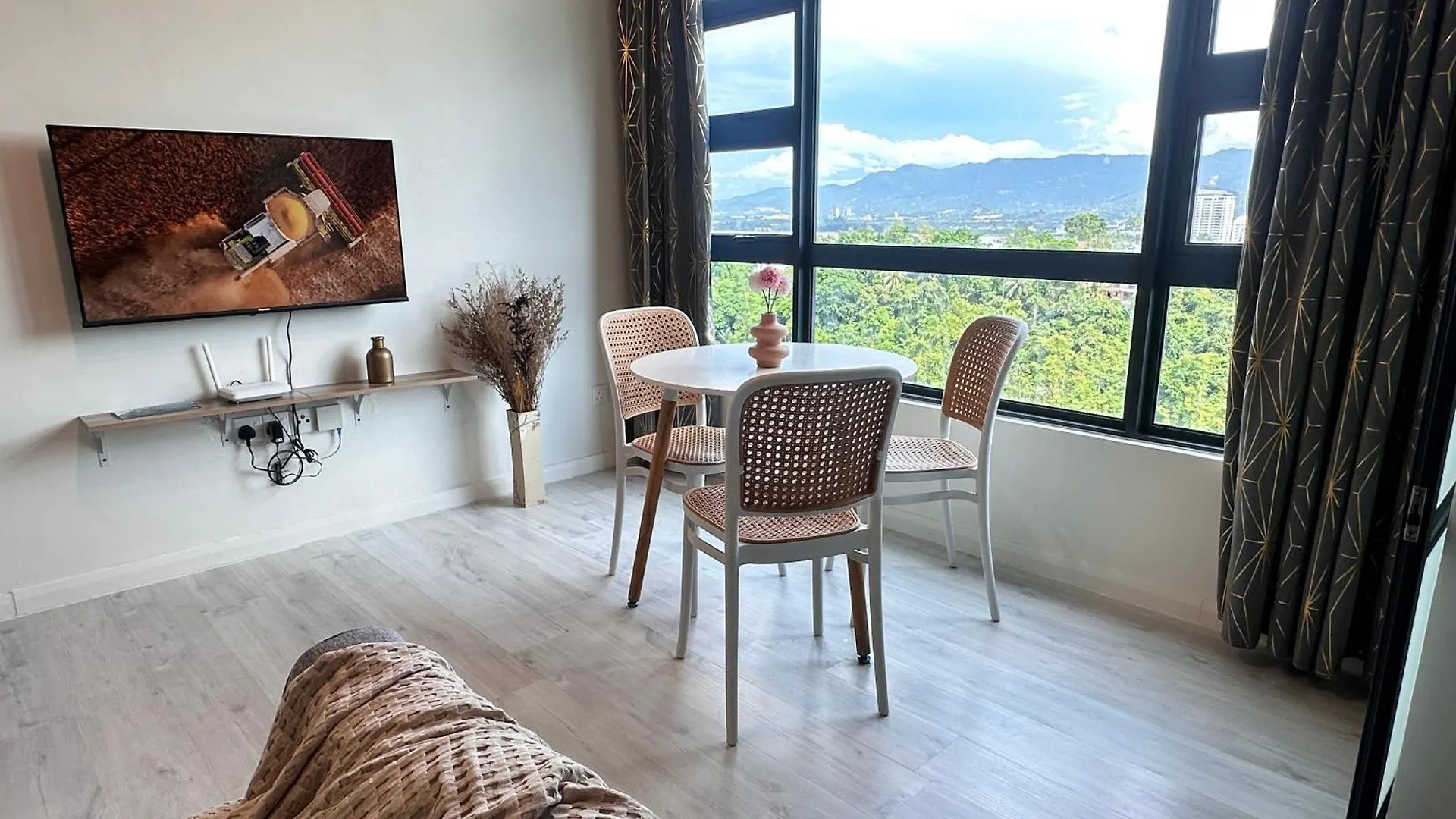 Apartment Jq1 Sea & Pool Or City View Wifi I Washing Machine For Some Units I Cuckoo Water Jesselton Quay By R2 Kota Kinabalu